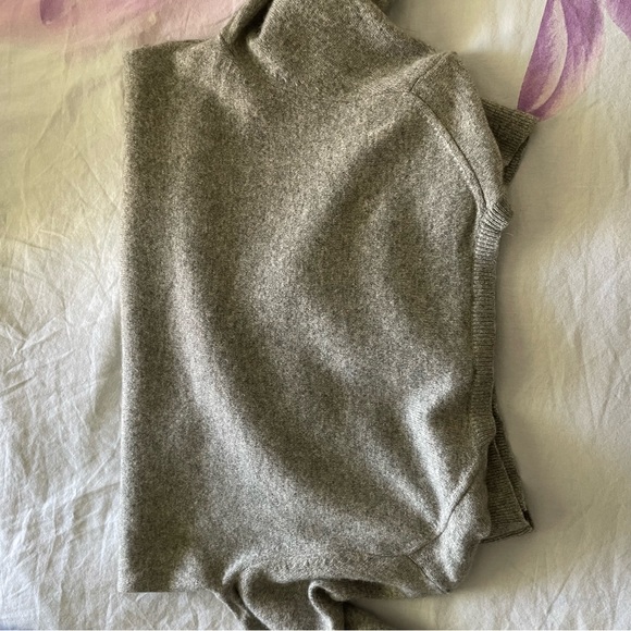 Everlane cashmere classic crew sweater - Picture 5 of 10